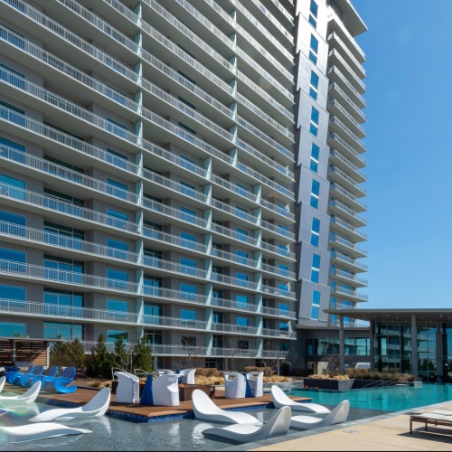 Sparkling swimming pool