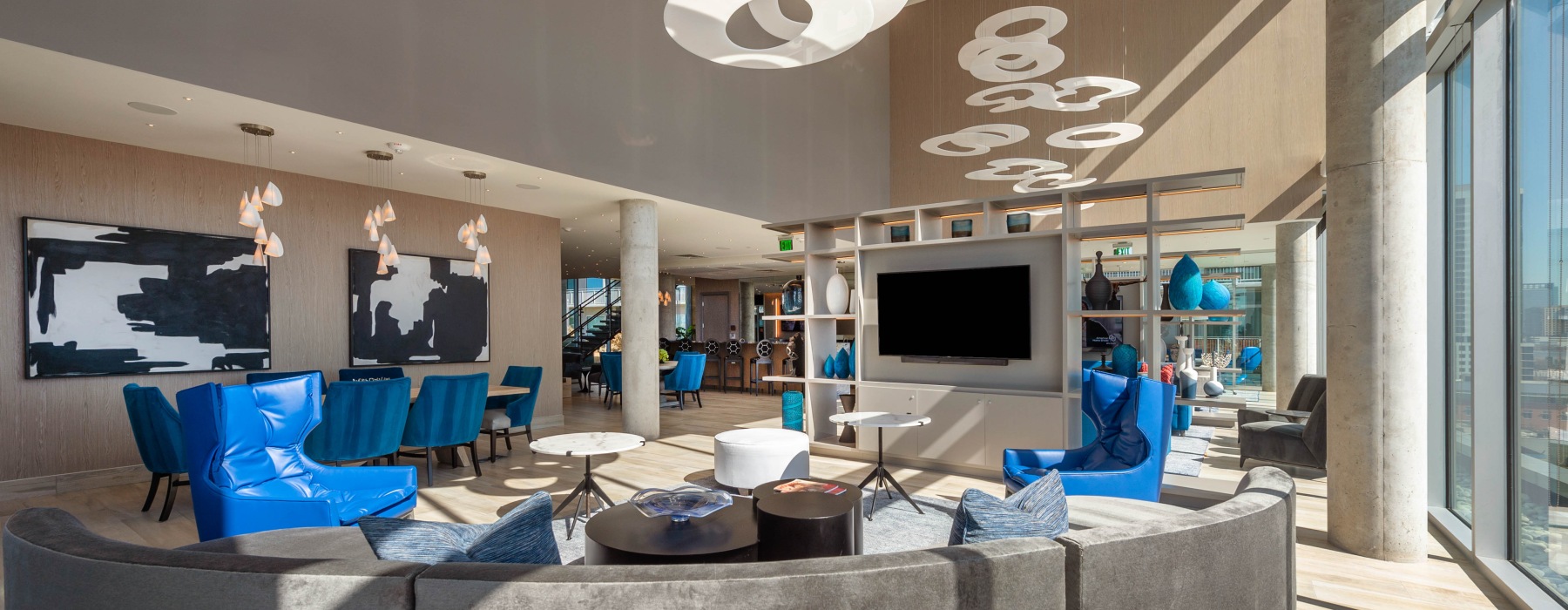 Aqua Lounge