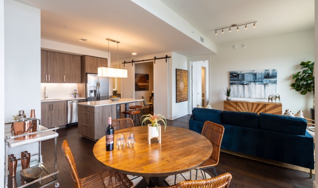 Dining & Living Dining & Living